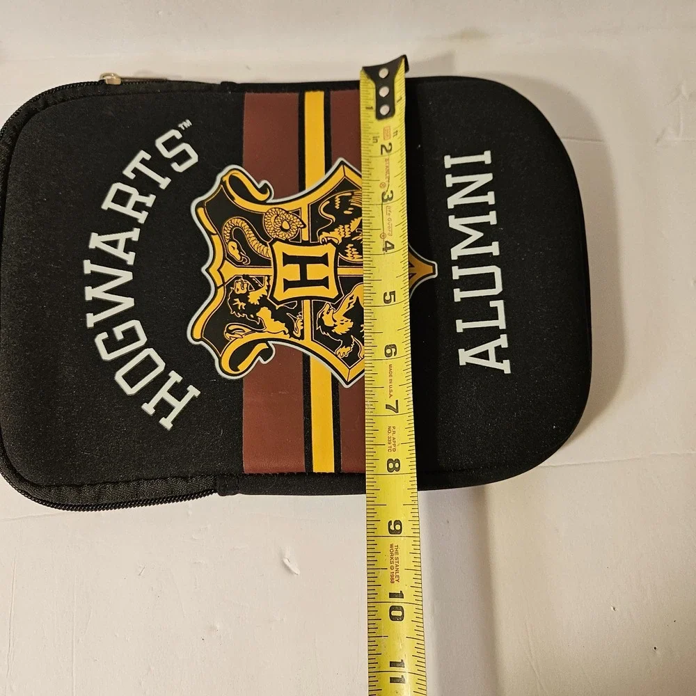 Harry Potter Hogwarts Alumni Tablet Zipper Sleeve Case w/‎ pocket - Pre-owned